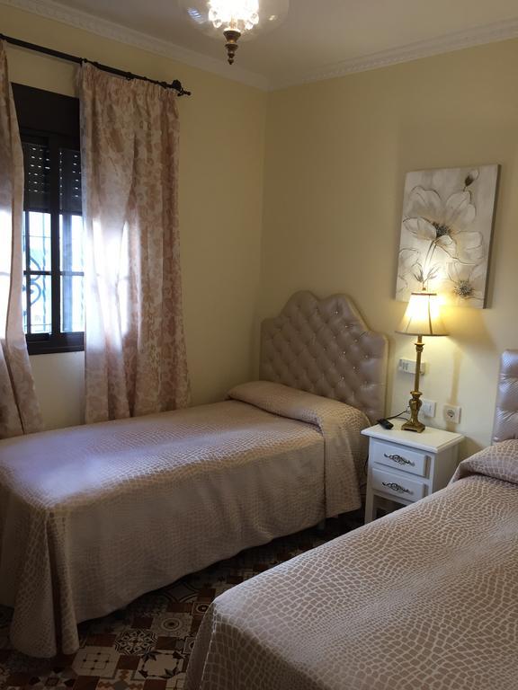 Hostal Lojo Conil De La Frontera Zimmer foto